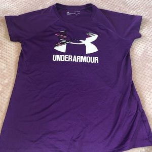 Under Armour shirt Size large, girls.